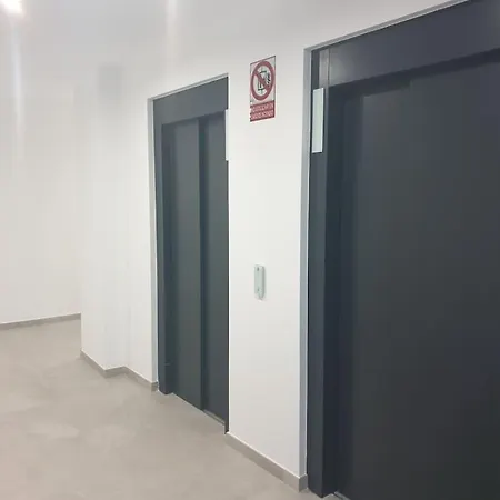 Solo Familias En Playa Con Vistas Al Mar Urbanizacion El Alamo Consultas A Traves Del Apartado Haz Pregunta גאנדיה