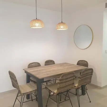 Apartment El Alamo: Family-friendly Beachfront With Sea Views Gandia