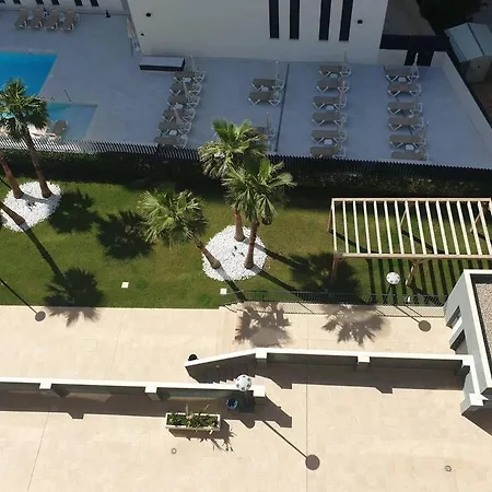 El Alamo: Family-friendly Beachfront With Sea Views Apartment